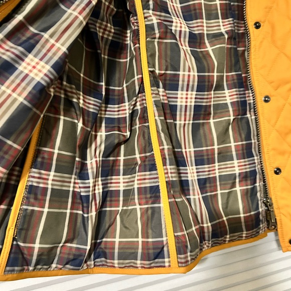 LL Bean Women's Quilted Adirondack Barn Coat, Flannel-Lined Size Medium - Picture 4 of 7